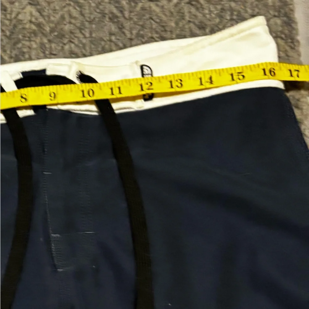 The North Face Navy and Cream Hybrid Shorts size 30